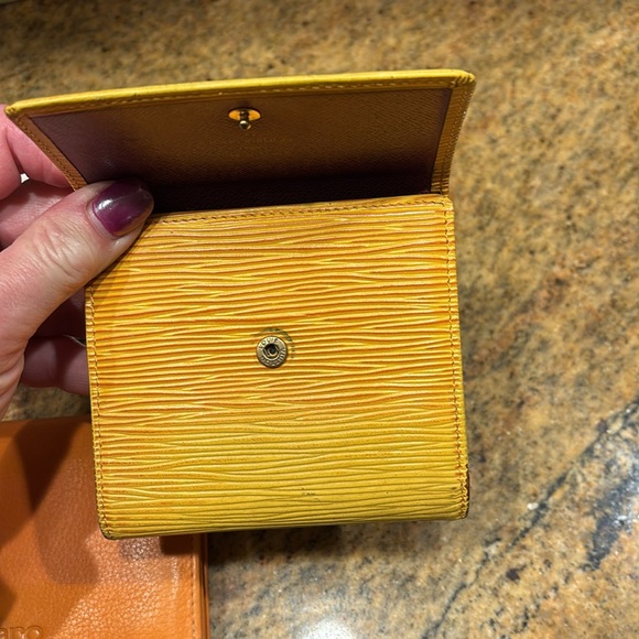 Lot of 4 wallets , LV, Coach, Ungaro, Furla - Picture 6 of 15